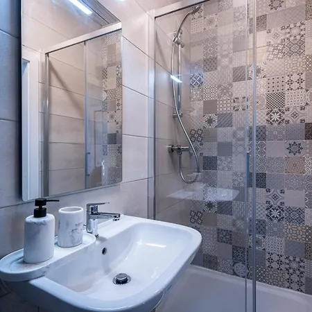 Apartment Designer Seaside 2br With Wifi And Ac & Comfy Beds By 360 Estates *