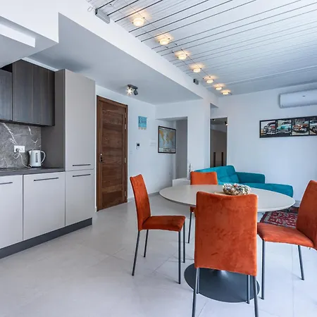 Designer Seaside 2br With Wifi And Ac & Comfy Beds By 360 Estates * Gzira