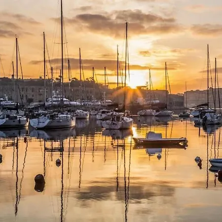 Designer Seaside 2br With Wifi And Ac & Comfy Beds By 360 Estates Gzira