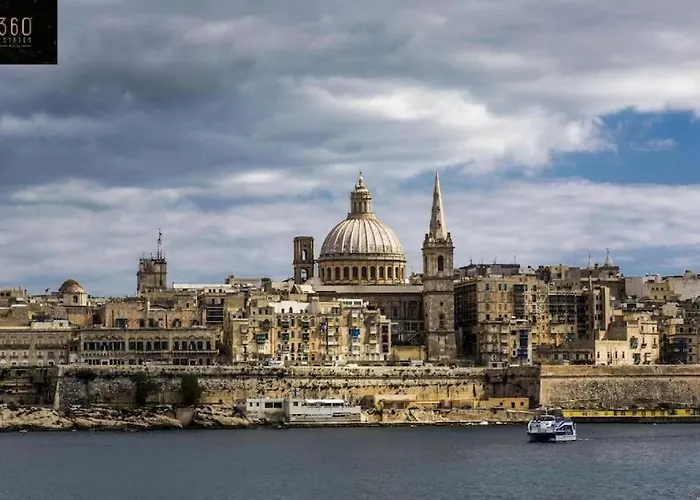 Designer Seaside 2br With Wifi And Ac & Comfy Beds By 360 Estates * Gzira