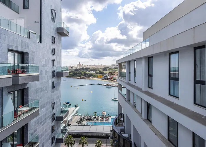 Designer Seaside 2br With Wifi And Ac & Comfy Beds By 360 Estates Διαμέρισμα Gzira