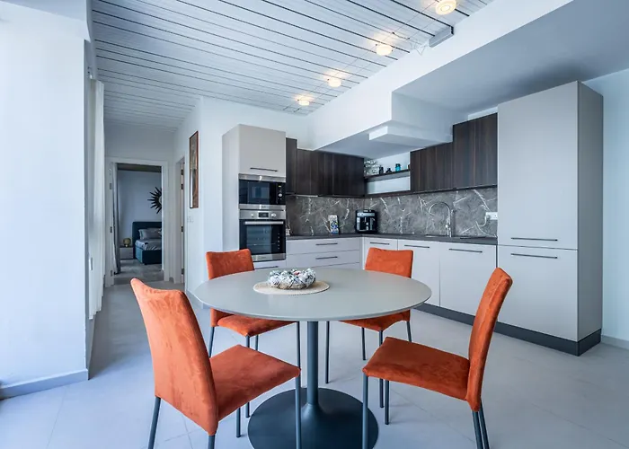 Designer Seaside 2br With Wifi And Ac & Comfy Beds By 360 Estates *