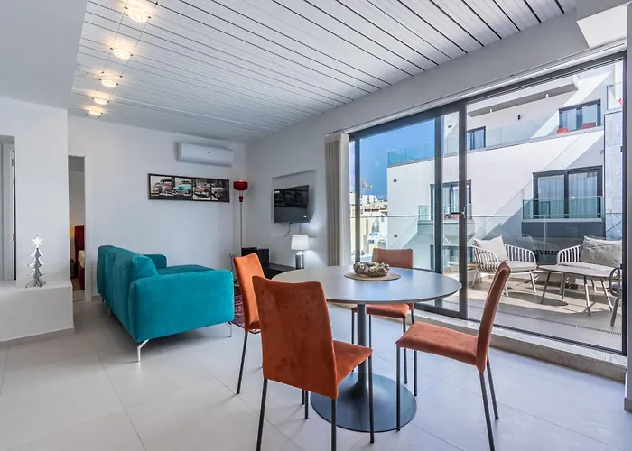 Designer Seaside 2br With Wifi And Ac & Comfy Beds By 360 Estates Διαμέρισμα